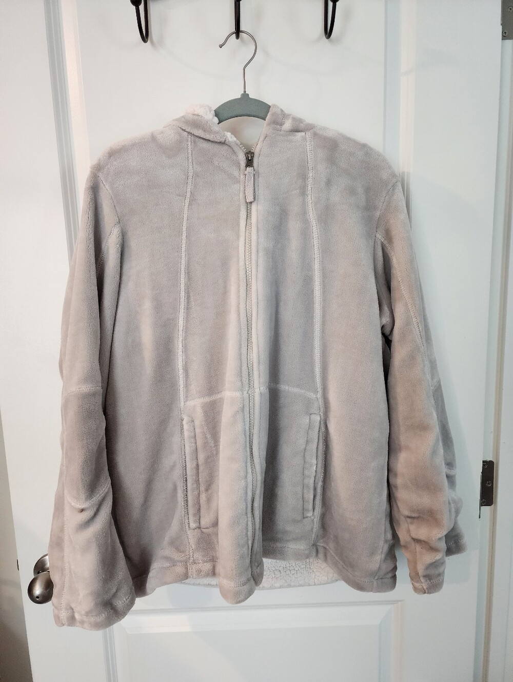Weatherproof Cream Plush Zip-Up Jacket In Size 2x.